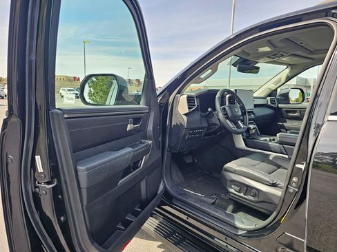 Used 2023 Toyota Sequoia SR5 w/ SR5 Premium Package AWD/4WD image 50