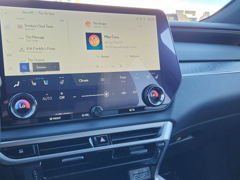 Used 2024 Lexus RX 350 Premium image 10