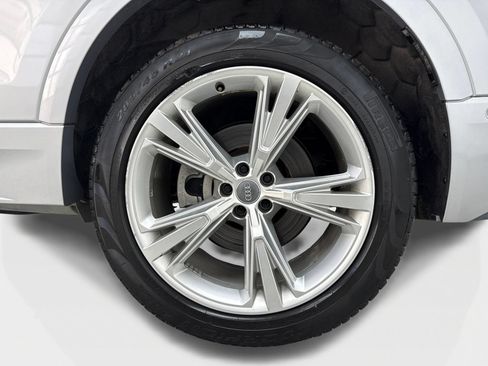 Used 2019 Audi Q8 Premium Plus w/ Premium Plus AWD/4WD image 52