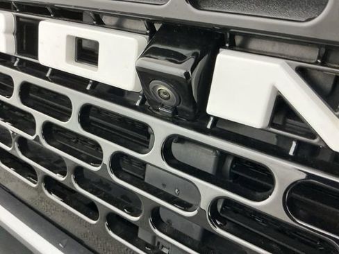 Used 2023 Ford Bronco Wildtrak image 10