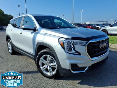 Used 2022 GMC Terrain SLE FWD image 1