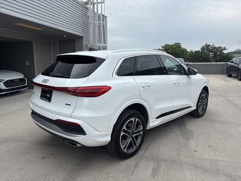 Used 2025 Audi Q5 Premium w/ Convenience Package AWD/4WD image 6
