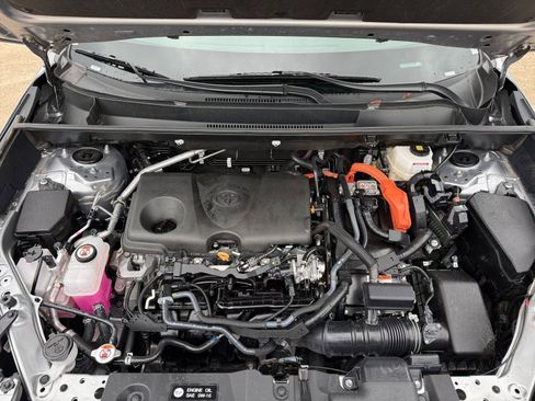 Used 2025 Toyota RAV4 LE image 32