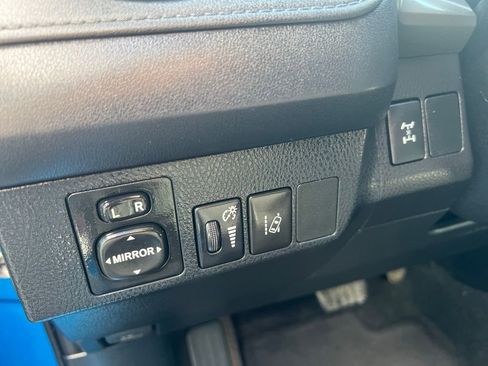 Used 2017 Toyota RAV4 LE w/ Carpet Mat Package AWD/4WD image 9