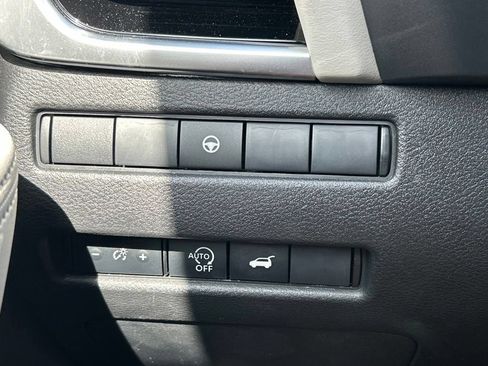 Certified 2025 Nissan Rogue SL FWD image 31