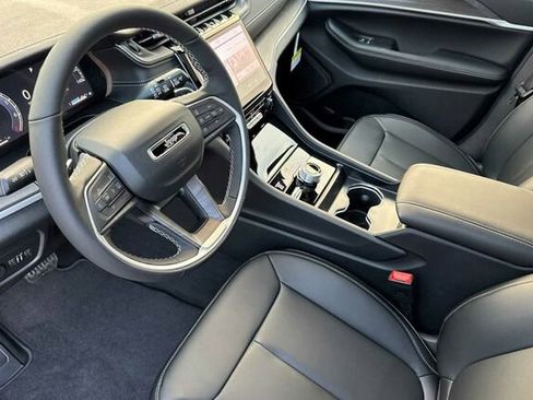 New 2025 Jeep Grand Cherokee L Limited image 7