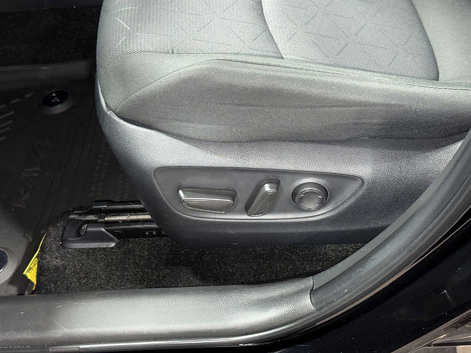 Certified 2025 Toyota RAV4 XLE AWD/4WD image 23