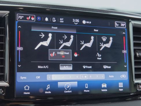 Used 2023 Chrysler Pacifica Touring-L FWD image 30