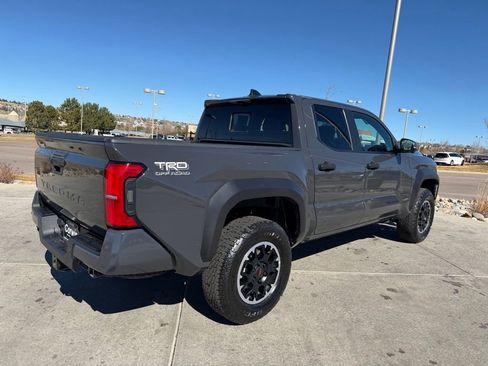 Used 2024 Toyota Tacoma TRD Off-Road w/ TRD Off Road Premium Package image 8