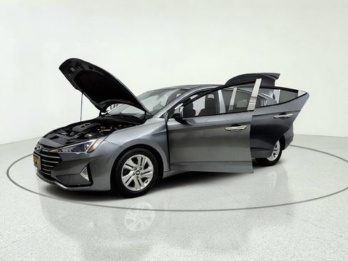 Used 2019 Hyundai Elantra Value Edition FWD image 10
