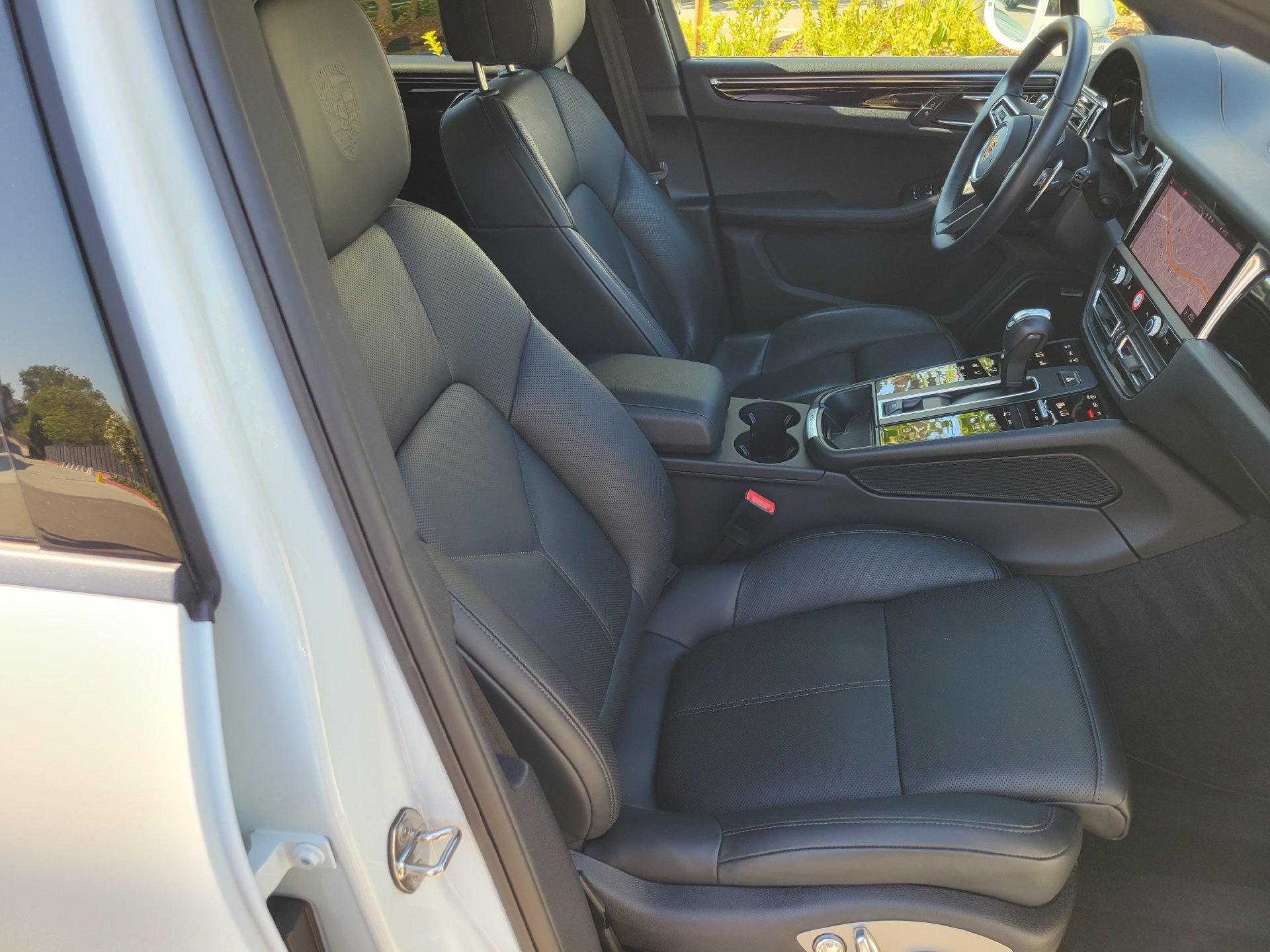 Used 2026 Porsche Macan AWD/4WD image 28