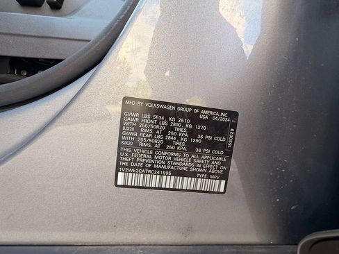Used 2024 Volkswagen Atlas Cross Sport SE FWD image 37