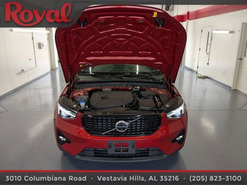 Certified 2024 Volvo XC40 B5 Plus w/ Protection Package Premier image 26