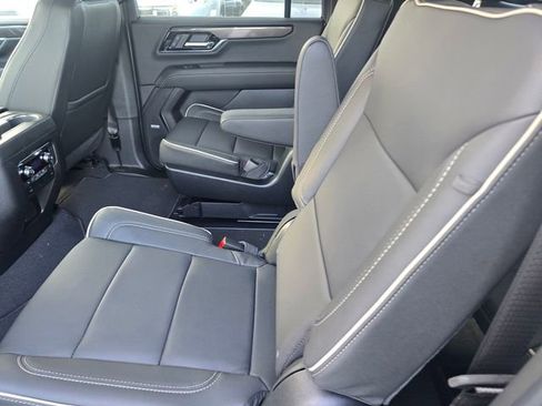 New 2026 GMC Yukon XL Elevation image 10
