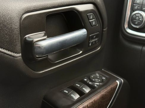 Used 2021 GMC Sierra 2500 Denali w/ Denali Ultimate Package image 31