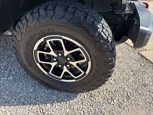 Used 2024 Jeep Wrangler Unlimited Rubicon image 5