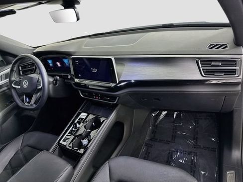 Used 2026 Volkswagen Atlas Cross Sport SE FWD image 28