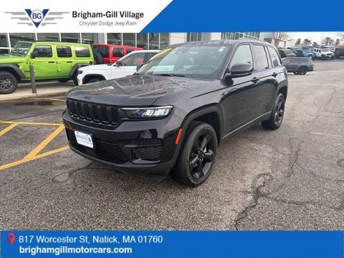 Certified 2025 Jeep Grand Cherokee Altitude image 1