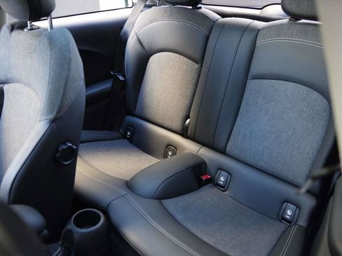 Used 2016 MINI Cooper 2-Door Hardtop image 11