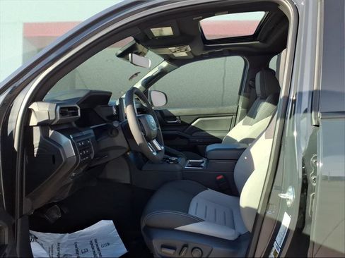 New 2025 Toyota Tacoma TRD Off-Road image 12