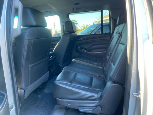 Used 2016 Chevrolet Suburban LT image 10