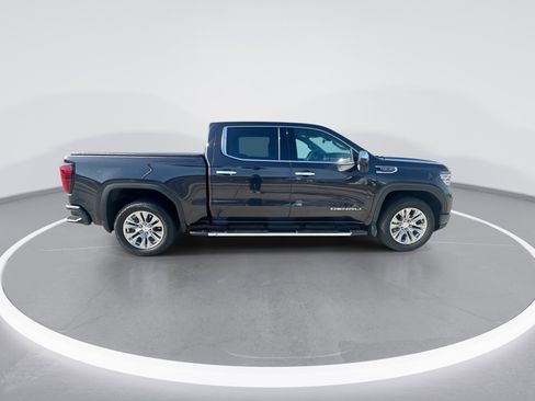 Used 2023 GMC Sierra 1500 Denali w/ Technology Package AWD/4WD image 9