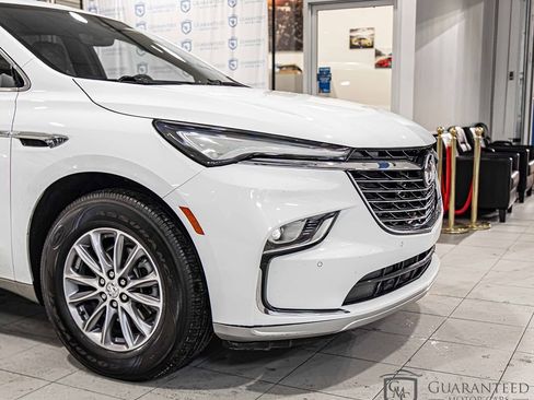 Used 2024 Buick Enclave Premium image 5