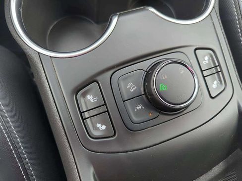 Used 2024 GMC Terrain SLT image 14