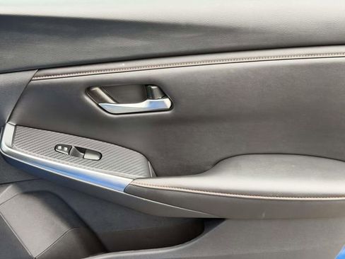 Used 2023 Nissan Sentra SR w/ SR Premium Package image 8