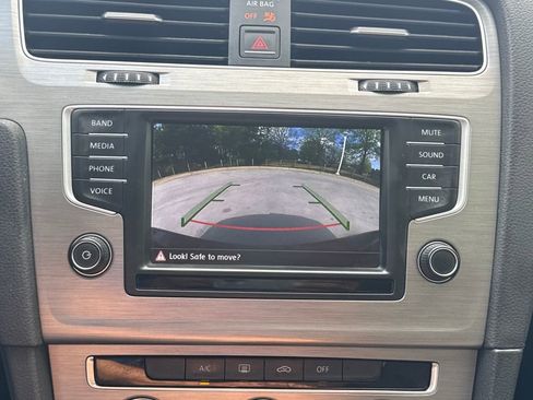 Used 2016 Volkswagen Golf S FWD image 24