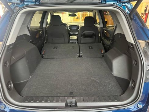 Certified 2021 GMC Terrain SLE w/ Driver Convenience Package image 9