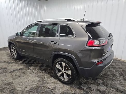 Used 2019 Jeep Cherokee Limited image 9