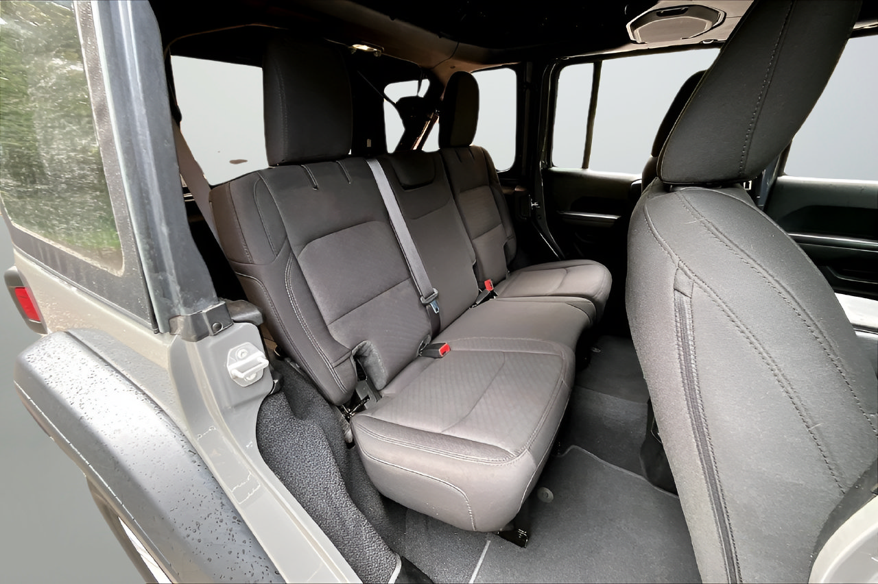 Used 2021 Jeep Wrangler Unlimited Sport AWD/4WD image 19