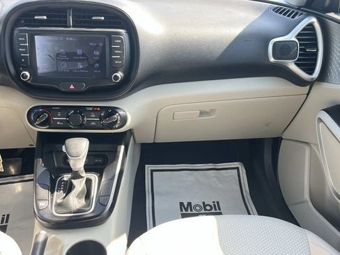 Used 2022 Kia Soul LX FWD image 13