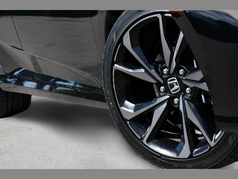 Used 2020 Honda Civic Sport image 11