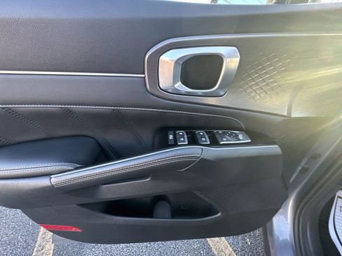 Used 2021 Kia Sorento SX image 24