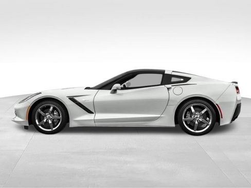 Used 2015 Chevrolet Corvette Stingray Coupe RWD image 3