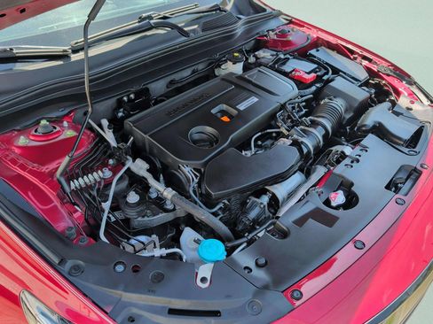 Used 2018 Honda Accord Touring image 40