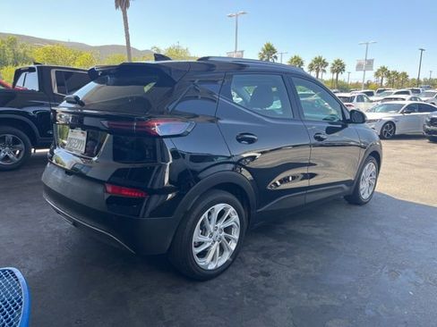 Used 2023 Chevrolet Bolt EUV LT w/ Comfort Package FWD image 4