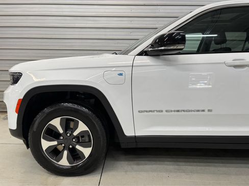 Used 2023 Jeep Grand Cherokee 4WD 4xe image 4