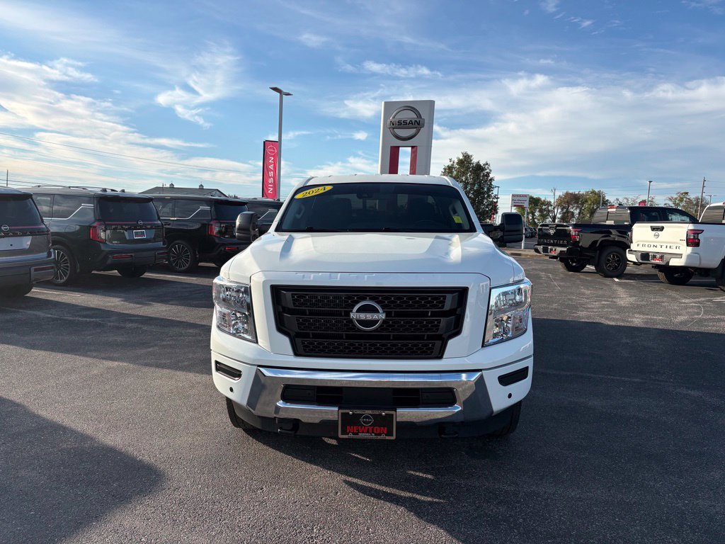 Used 2024 Nissan Titan SV w/ SV Convenience Package AWD/4WD image 10
