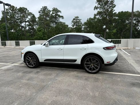 Used 2022 Porsche Macan w/ Premium Package Plus AWD/4WD image 2