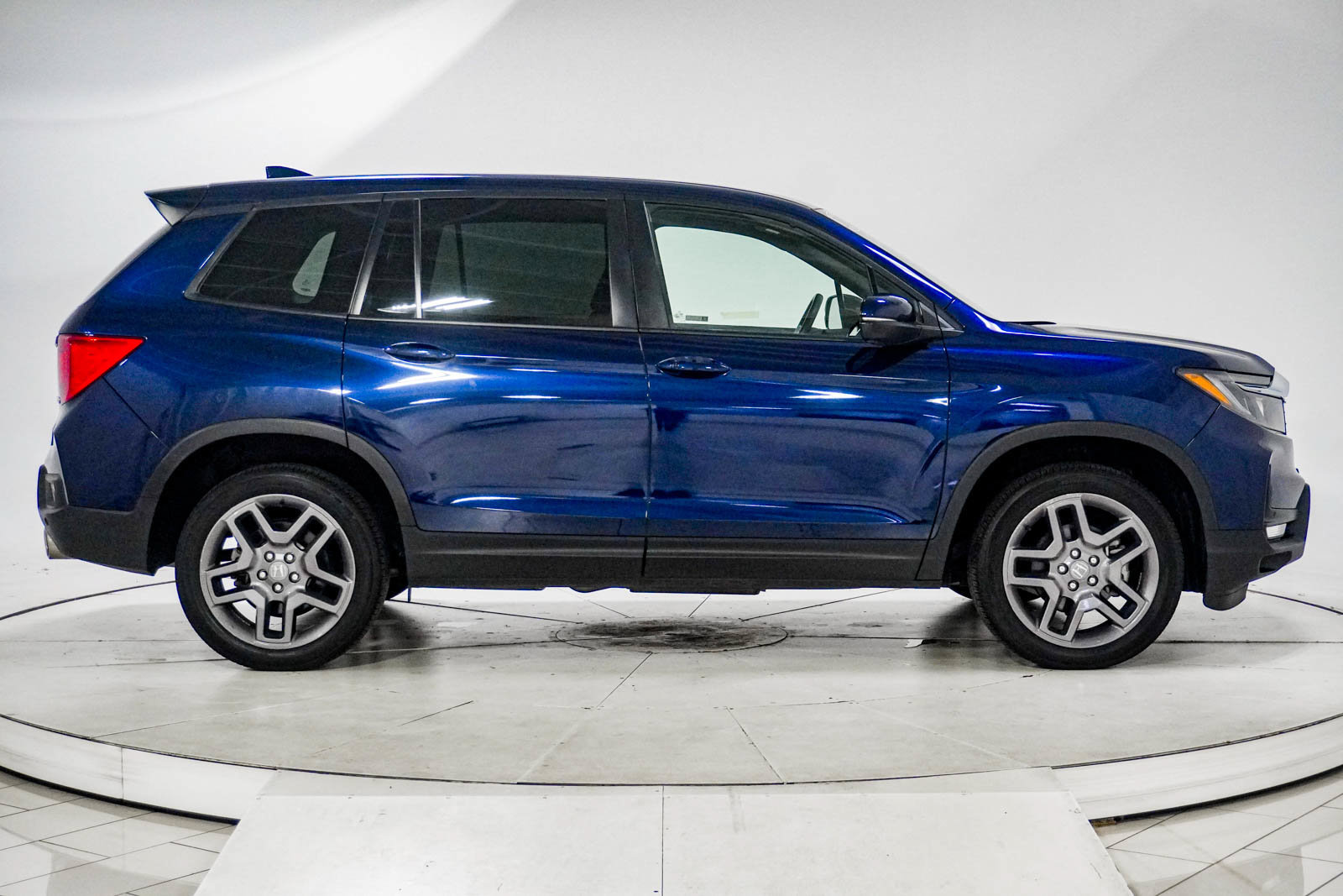 Used 2023 Honda Passport EX-L image 12