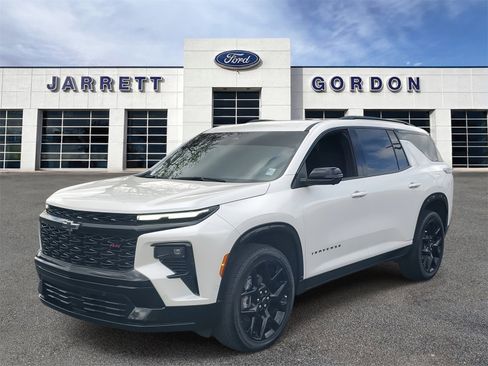 Used 2025 Chevrolet Traverse RS w/ LPO, Floor Liner Package image 2