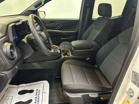 Used 2025 Chevrolet Colorado Trail Boss image 4