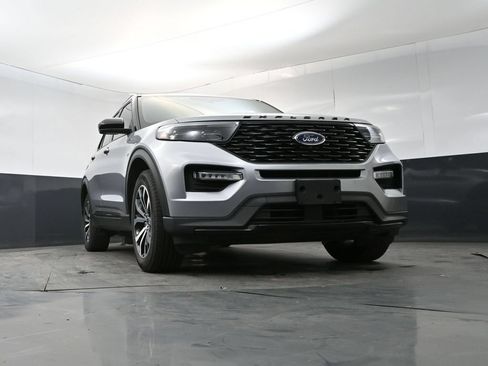 Used 2023 Ford Explorer ST-Line w/ Class IV Trailer Tow Package AWD/4WD image 25