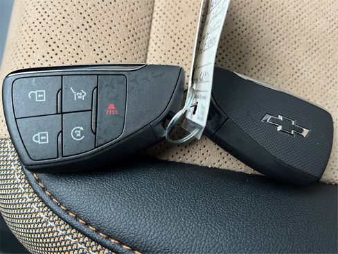 Used 2025 Chevrolet Equinox ACTIV w/ LPO, Floor Liner Package image 34