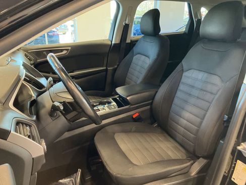 Used 2019 Ford Edge SEL AWD/4WD image 11