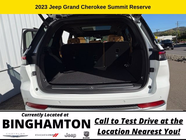 Used 2023 Jeep Grand Cherokee Summit AWD/4WD image 30