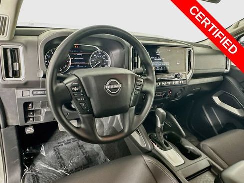 Used 2025 Nissan Frontier SV RWD image 11
